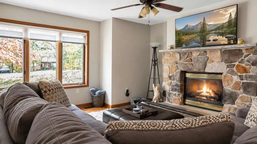 Spacious 3BR Home with BBQ in Gated Penn Estates - Image 1
