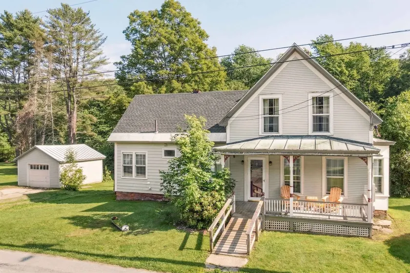 Serene 4-BR Farmhouse 5 min to Okemo - Image 1