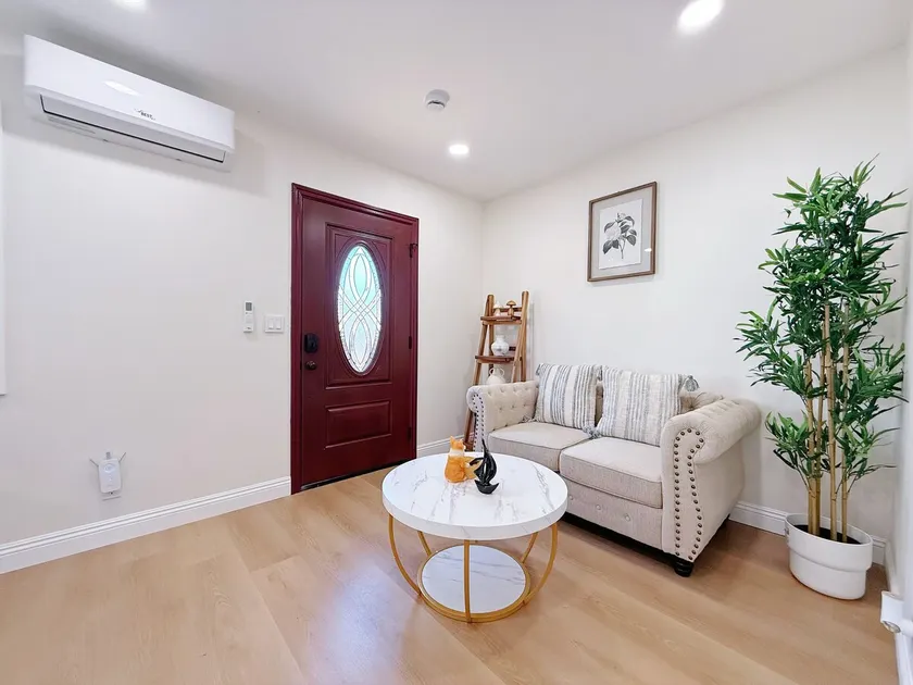 Arcadia Adorable 2 Bed/1bath Back house 🏡 - Image 1