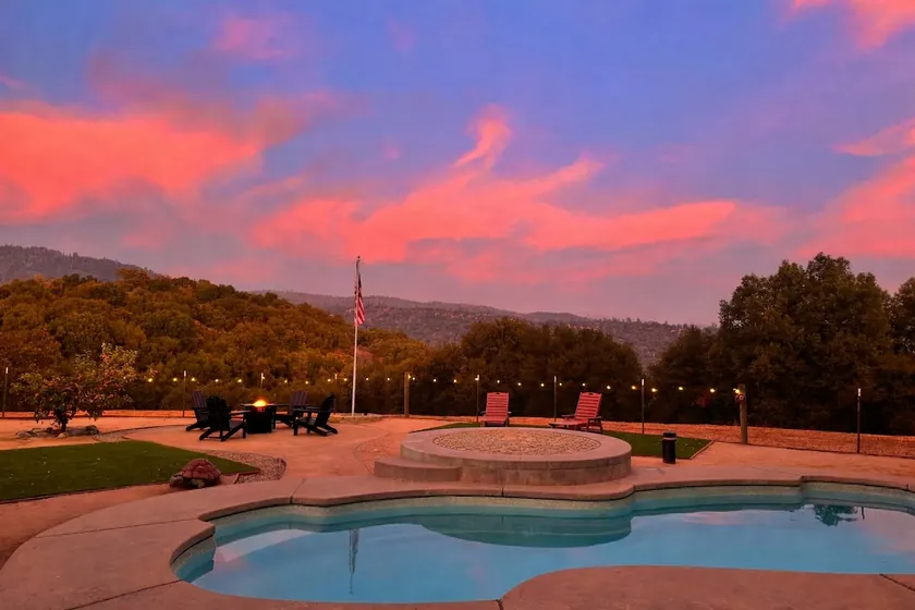 Scenic Views | Pool/Spa, Gold Panning, Bocce & BBQ - Image 1