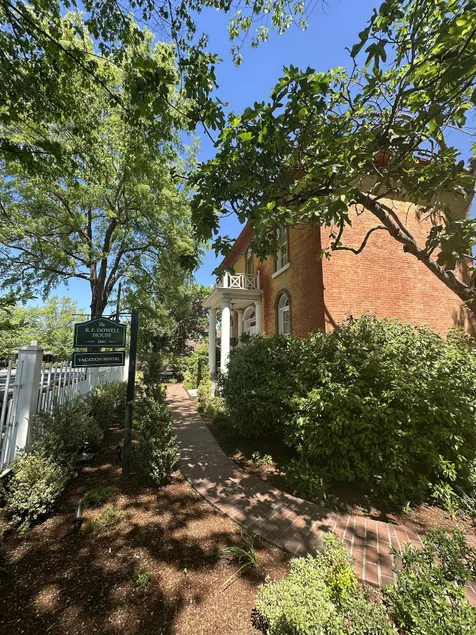 Stay in Jacksonville’s iconic 1861 B.F. Dowell House. Walk to Britt Festival, downtown, restaurants, and wine tasting while enjoying stained glass, marble fireplaces, private baths, gardens, and timeless historic charm. - Image 1