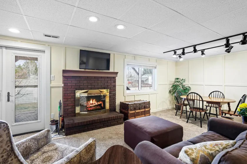 Sunny Private Guest Suite with W/D, Pets Welcome! - Image 1