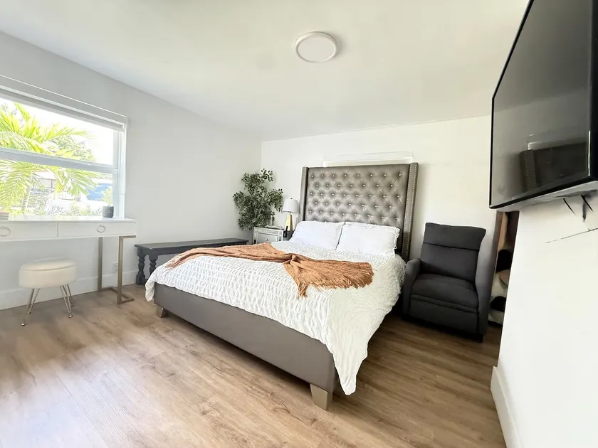Suite • Private Entry • Washer - Image 1