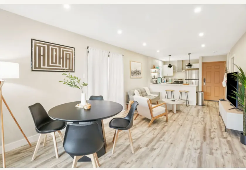 Modern 2B/2B Ocean View Oasis With Pool & A/C - Image 1