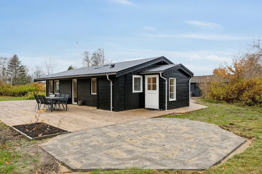Cozy Holiday Home With A Great Location - Image 1