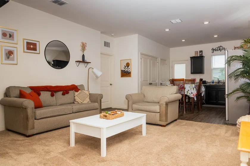 Modern spacious, SeaWorld/Lackland Hwy90,1604,151 - Image 1