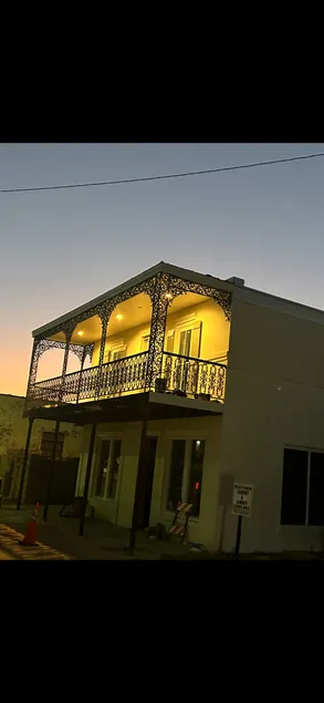 New Orleans style townhouse - Image 1