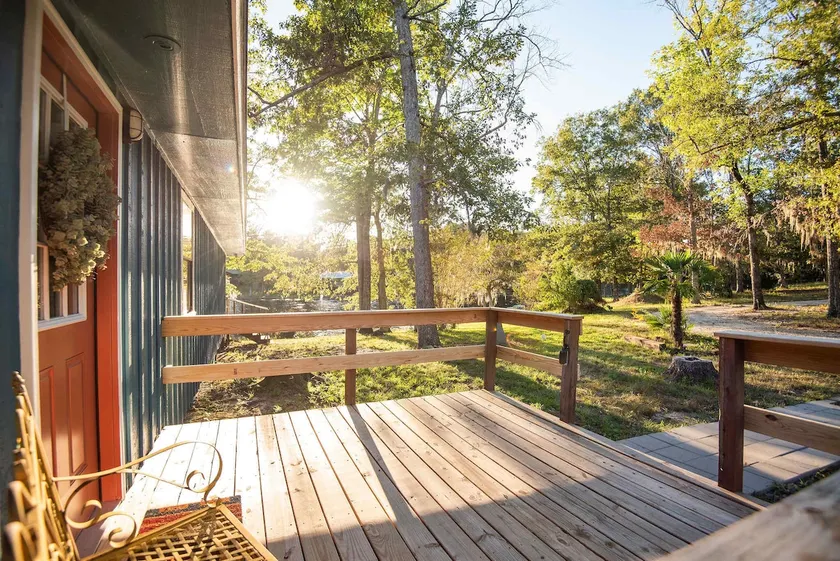 Waterfront Lake Retreat • Private Dock & Fire Pit - Image 1