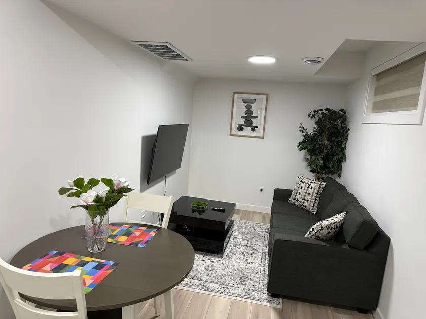 Comfy Suite Near West Edm Mall & River Cree Resort - Image 1