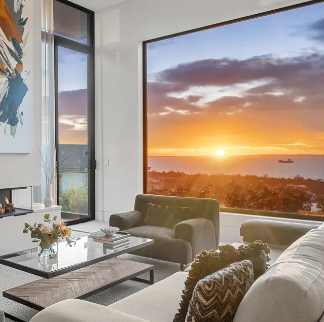 OMG VIEWS! Your Incredible Beach Escape Awaits! - Image 1