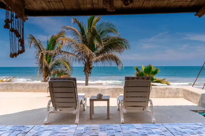 Steps from ocean with private terrace and grill - Image 1