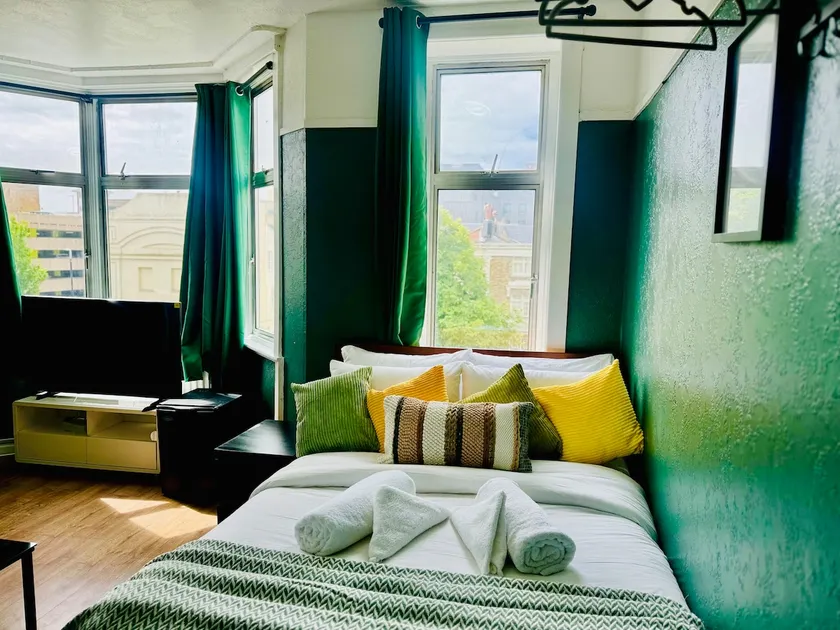 Cozy studio @ Brighton center - Image 1