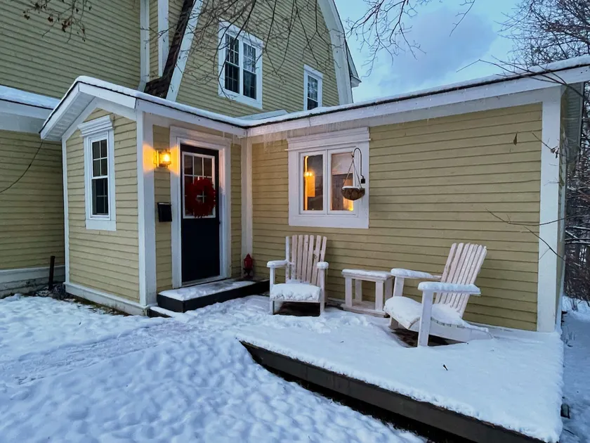 Curling’s Ridge Guesthouse - 2 Bedrooms - Image 1