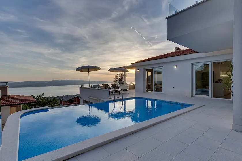 Villa Prestige i Bast - Image 1