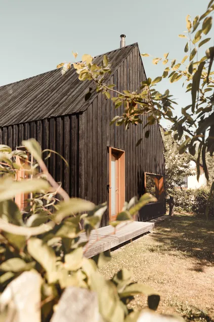 Modern wooden house on the Bodden with two apartments that can be combined - Image 1