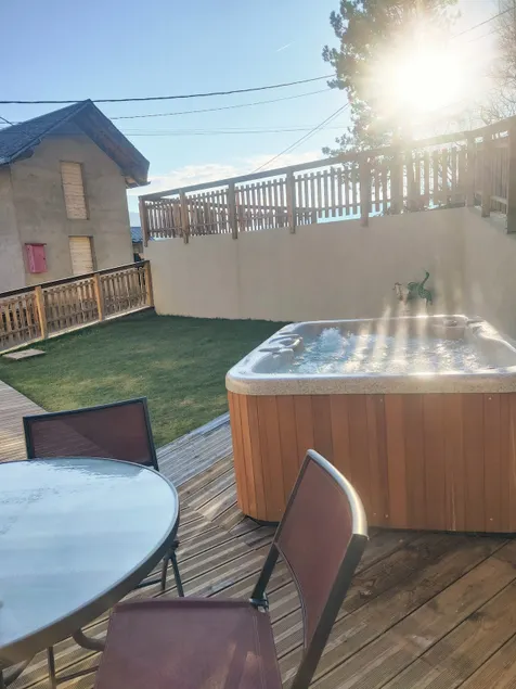 Country-style apartment with private Jacuzzi - Image 1