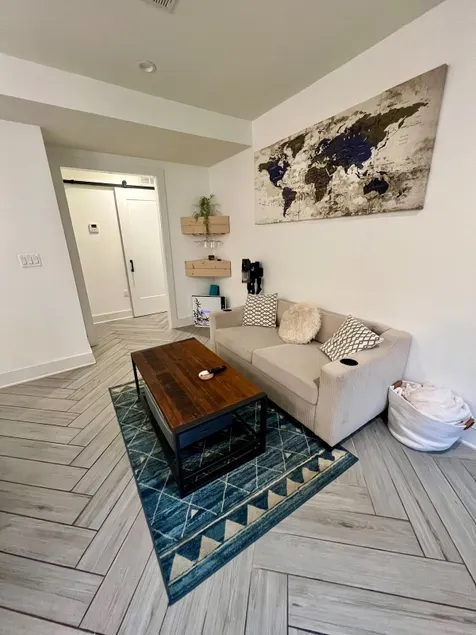 Quiet Luxury Logan Circle Condo | Walk to 14th St - Image 1
