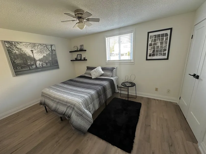 Deluxe 2BD Movie Lounge Unit in Port Dover - Image 1