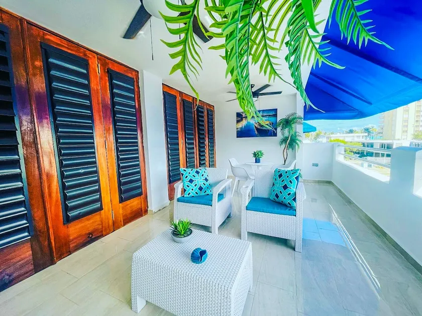 Bayshore Apt.|2PPL| Beach| Balcony| Top Location - Image 1