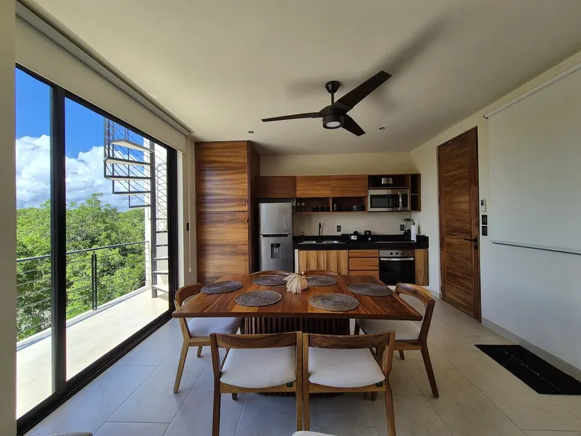 Family-friendly penthouse near the beach with a pool - Image 1
