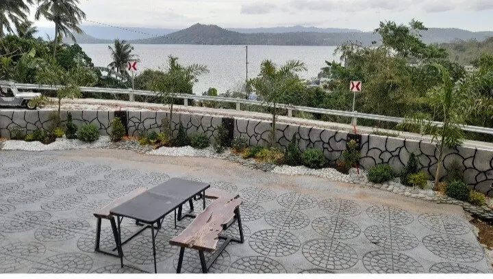 24 pax Resort with lake & mountain view - Image 1