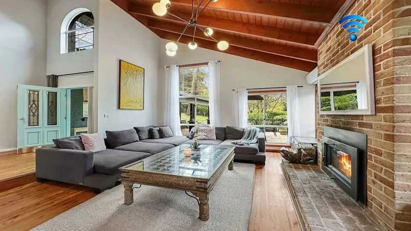 Mount Gibraltar Retreat – stylish home amid nature - Image 1