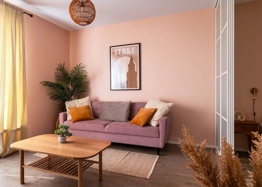 Serene Central Apartment with Queen Bed - Image 1