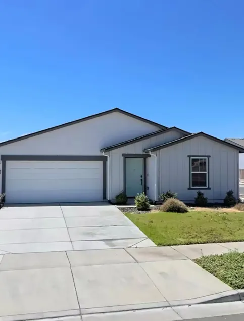4-Bedroom Home in Merced - Gateway to Yosemite - Image 1