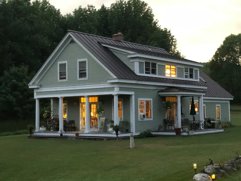 Convenient Retreat - Image 1