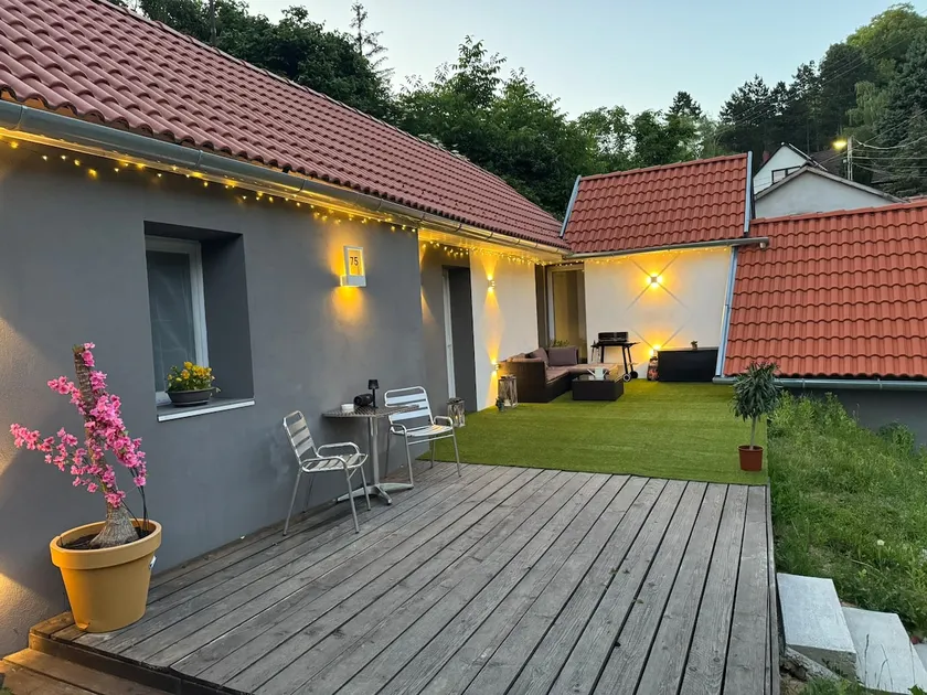 Lodge above the city - Image 1
