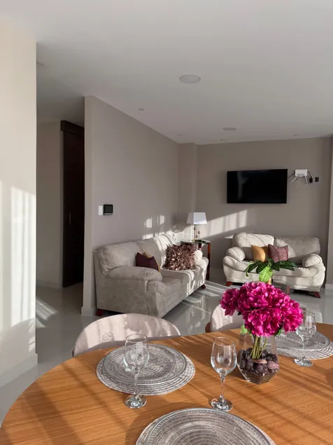 Modern apartment in downtown Loja. - Image 1