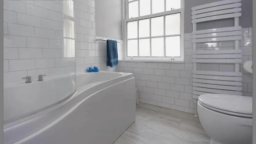 Stylish apt in a 1938 building with parking - Image 1