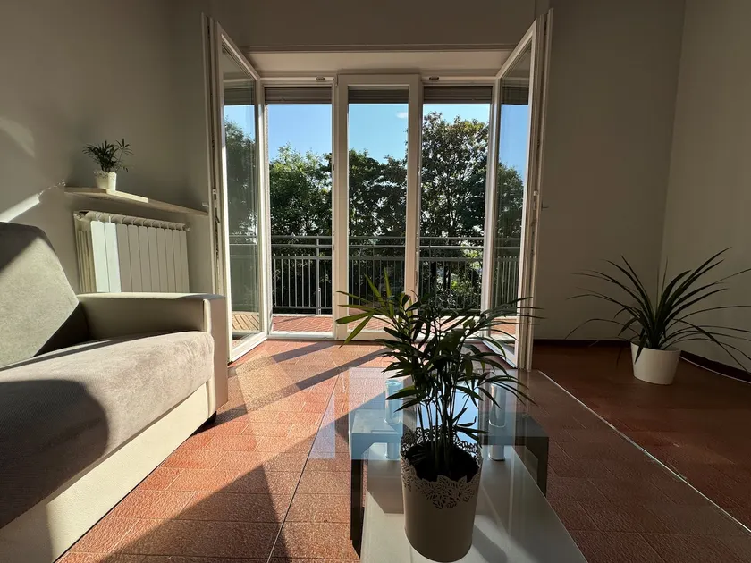 Spacious and bright apartment - parking space and WiFi - Image 1