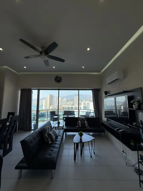 Furnished apartment with direct beach access - Image 1