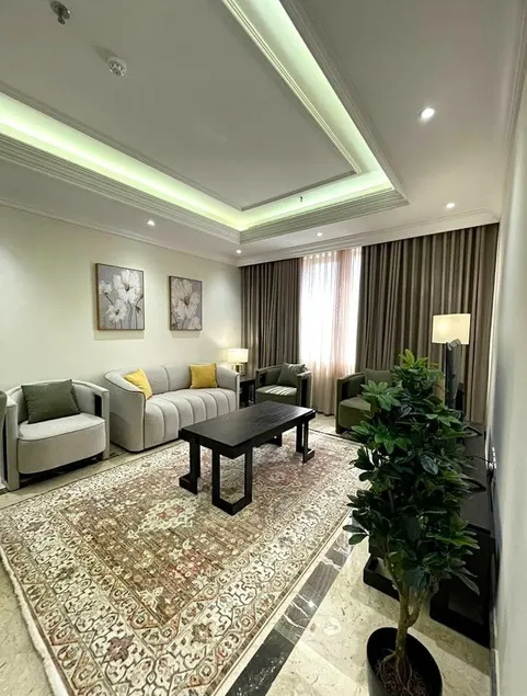 Royal Suite 102 - Image 1