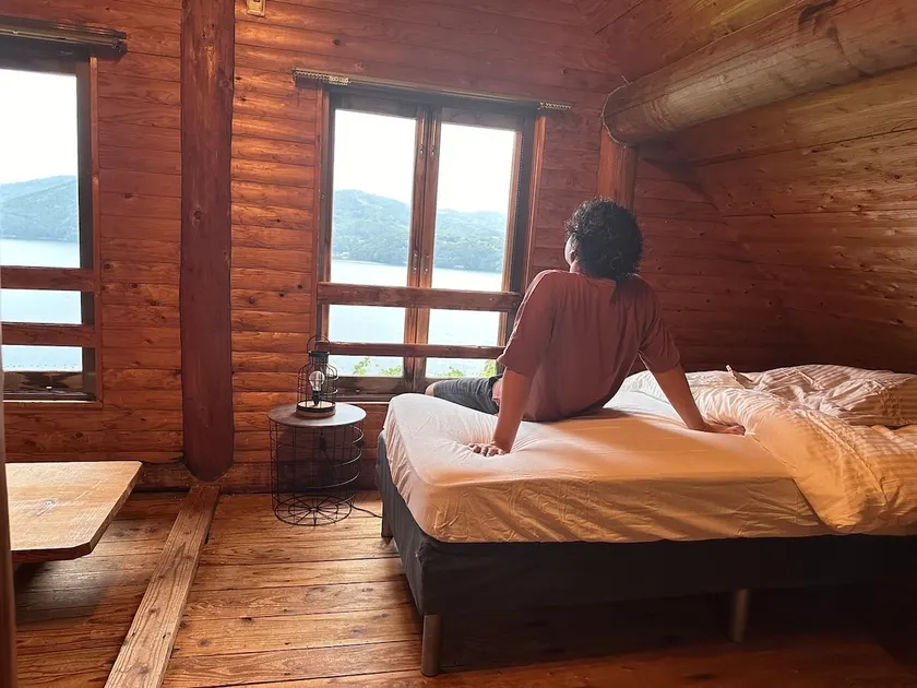 Log house with a view of the sea - Image 1