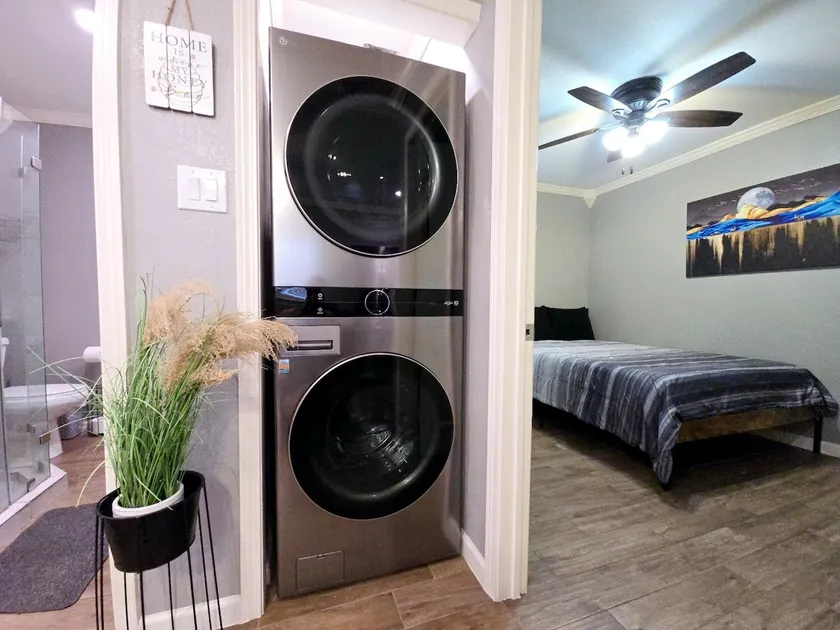 Free Night! Fully Furnished, TV In Bedroom, Patio - Image 1