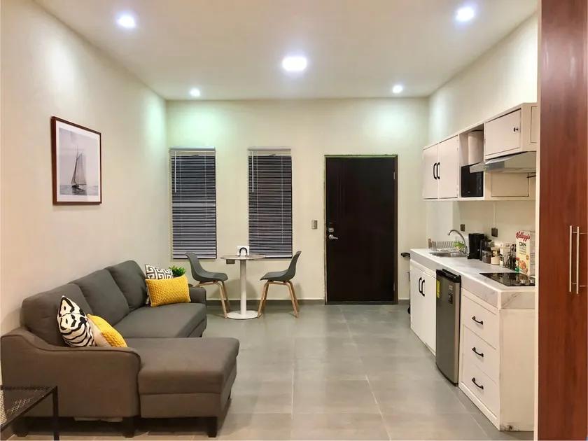 Large Central Studio #2 with a queen size bed - Image 1