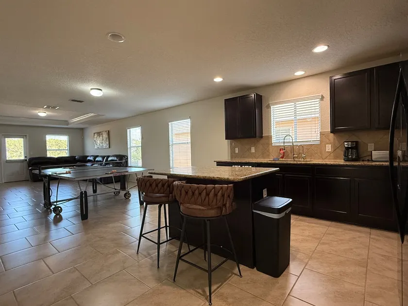 1 story 3 Bedroom 2 bath All king beds ping pong - Image 1