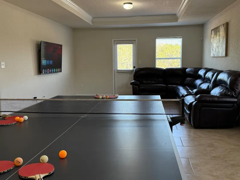 1 story 3 Bedroom 2 bath All king beds ping pong - Image 1