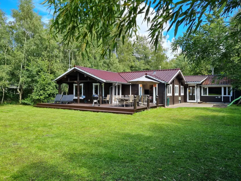 Large Child-Friendly Holiday Home North Sealand - Image 1