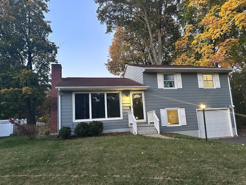 Charming house near PSU attraction - Image 1