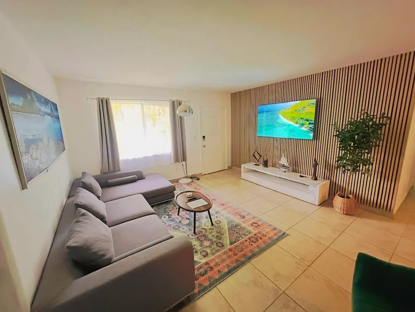 Spacious 3BR & 2BA Little Havana by Calle Ocho - Image 1