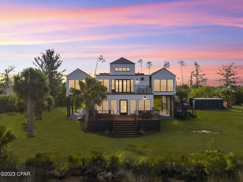 A Luxury Bayfront Retreat | Resort-Style Pool - Image 1