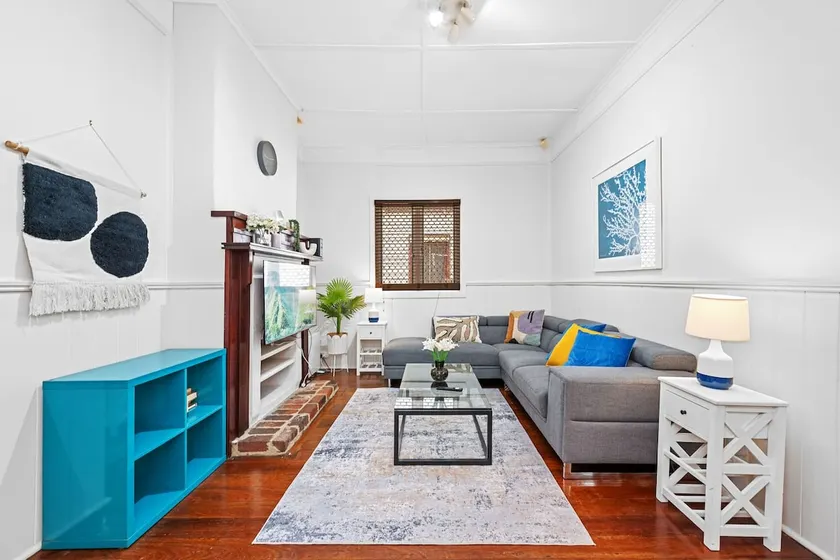 Spacious 4BR Home | Classic Australian Charm - Image 1