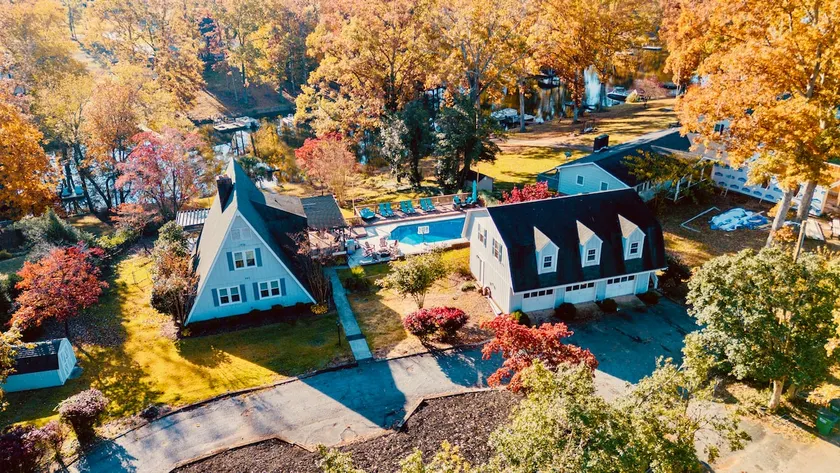 Hailey’s Lake House with Pool and Hot Tub. - Image 1