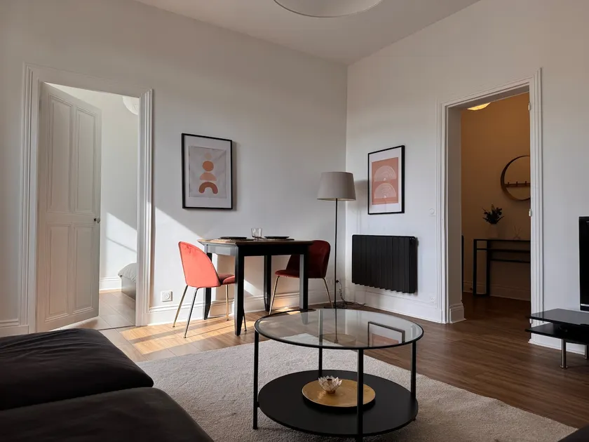 Chez Margot, 2/4 people, Epernay Center - Image 1