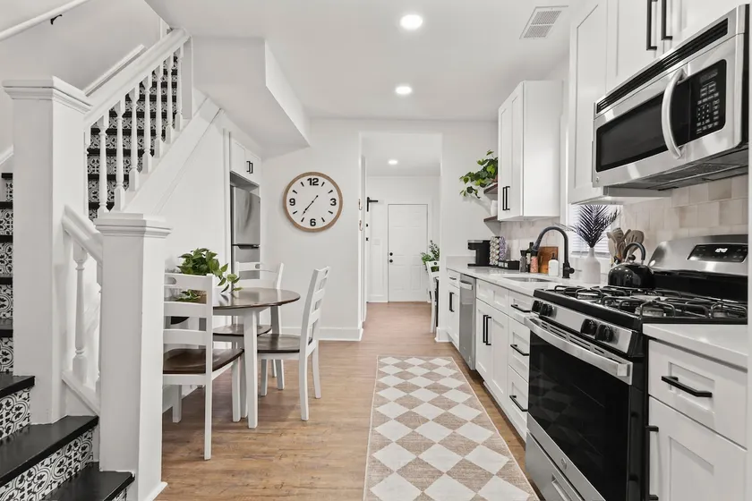Cozy 2 bedroom Downtown Indianapolis Retreat - Image 1