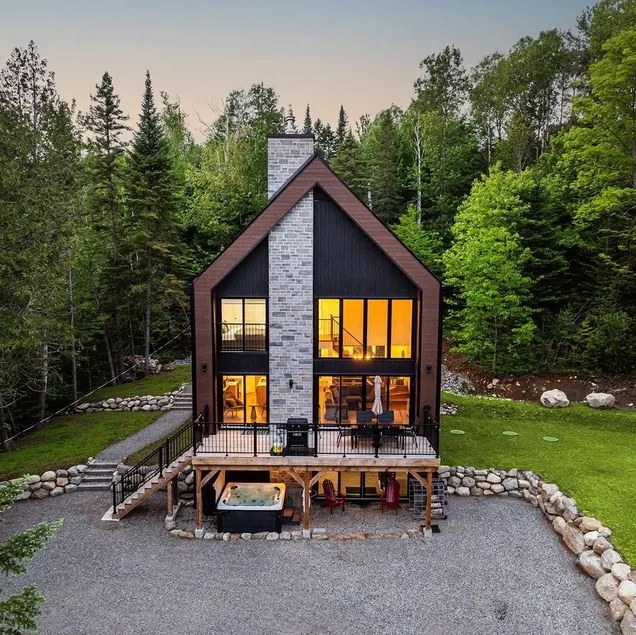 La Belle Montagne | Hot Tub & Fire Pit - Image 1