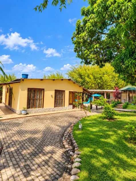 Family Space | Pool, Field and Plenty of Leisure - Image 1